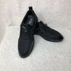 VTKix Air Glide Black Sleek Hands Free Slip On Sneakers Mens Size US 9.5